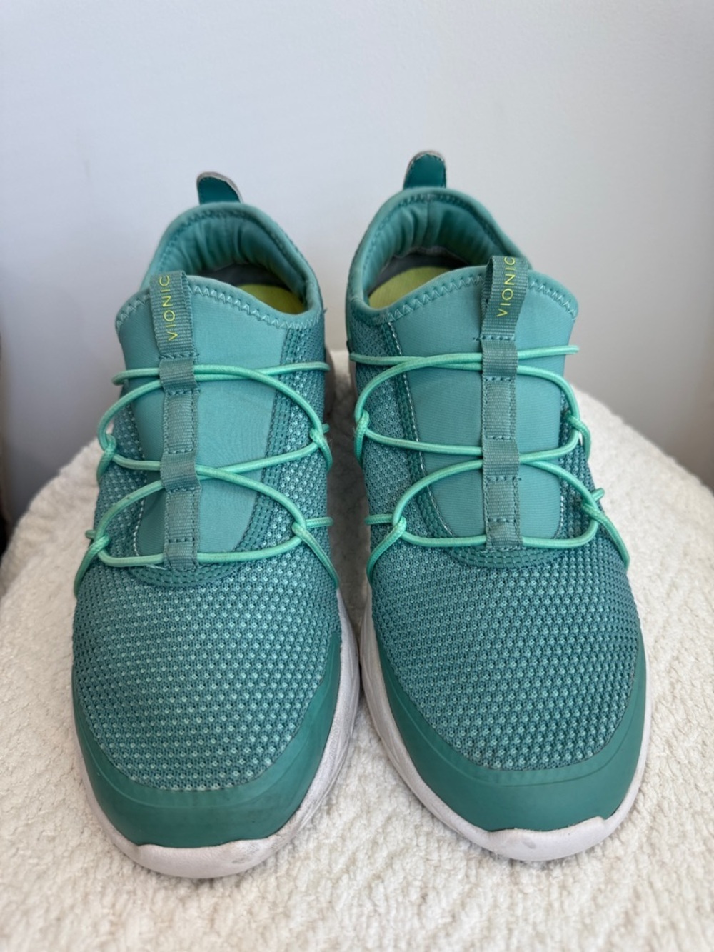 Vionic Women’s Jada Slip on leisure shoes Sz 9